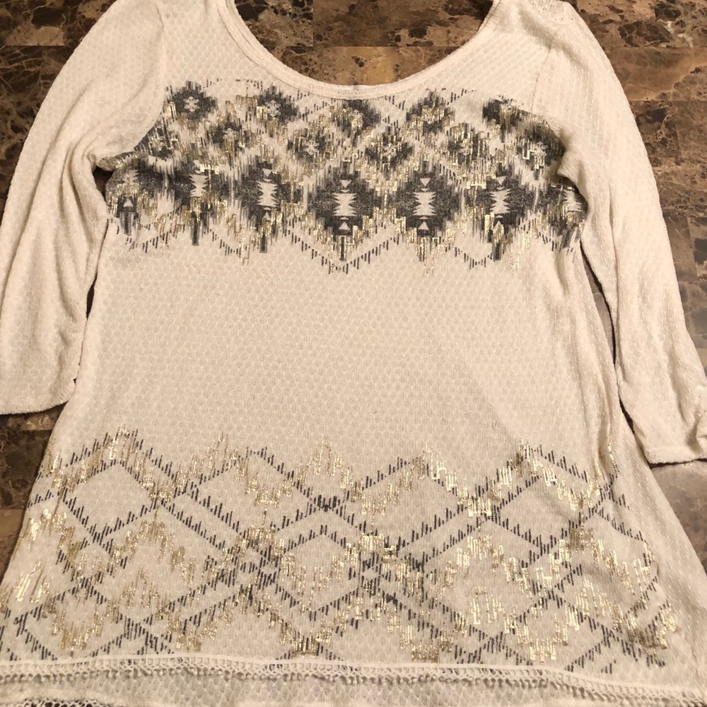 Maurices 3/4 sleeve patterned knit top. Size 1.